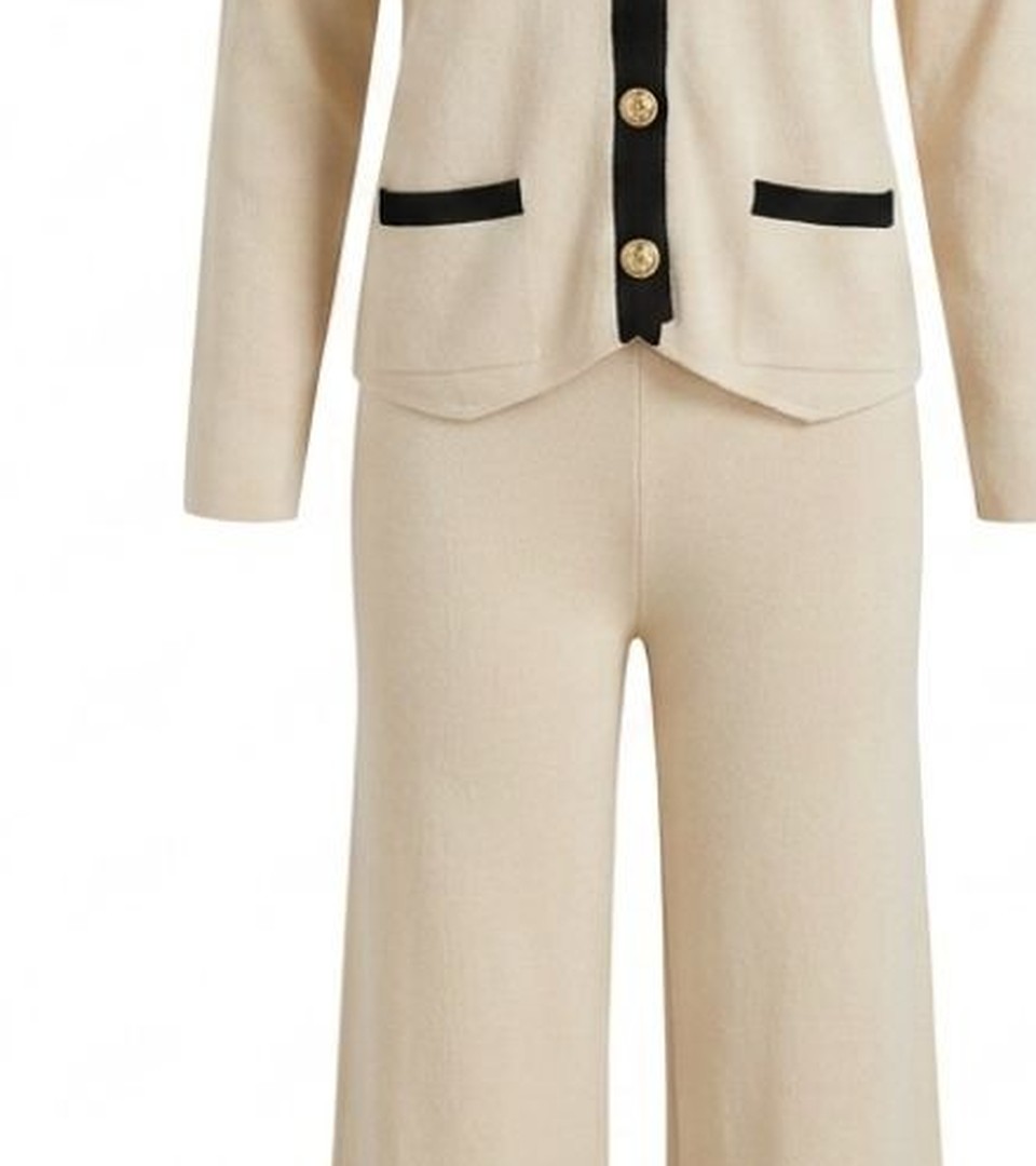 Ensemble Beige Détails Noirs — détail